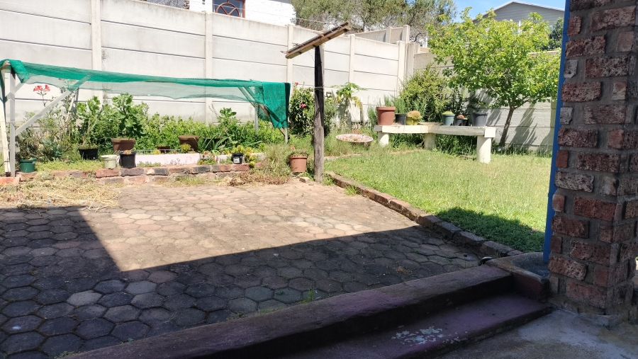 4 Bedroom Property for Sale in Fraaiuitsig Western Cape